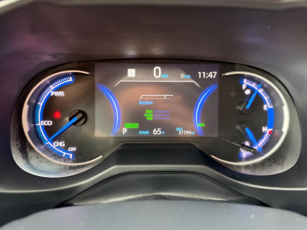 Toyota RAV4 Hybrid LE AWD (Natl) 2023