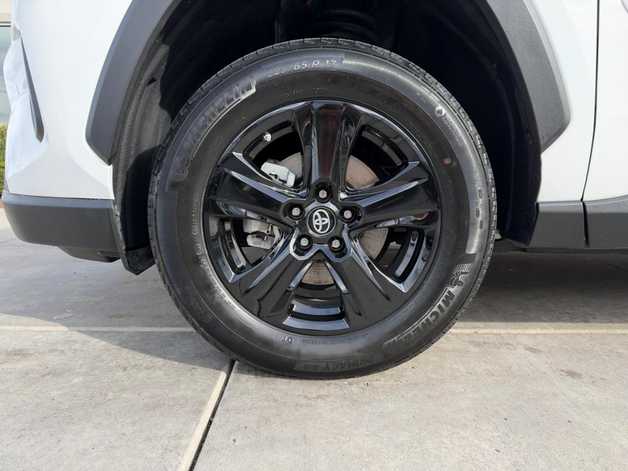 Toyota RAV4 Hybrid LE AWD (Natl) 2023