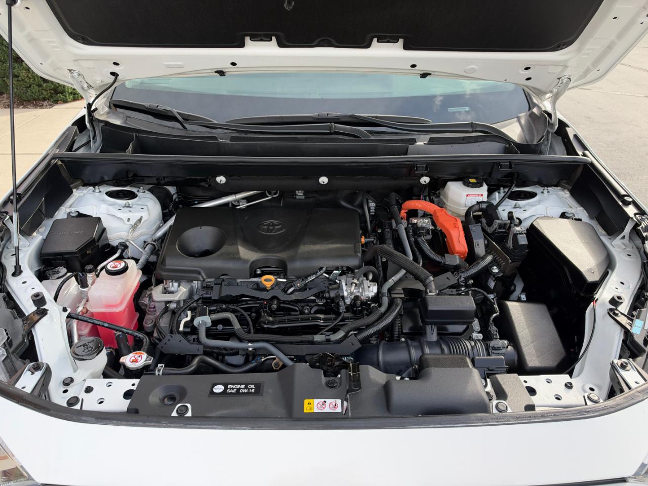Toyota RAV4 Hybrid LE AWD (Natl) 2023
