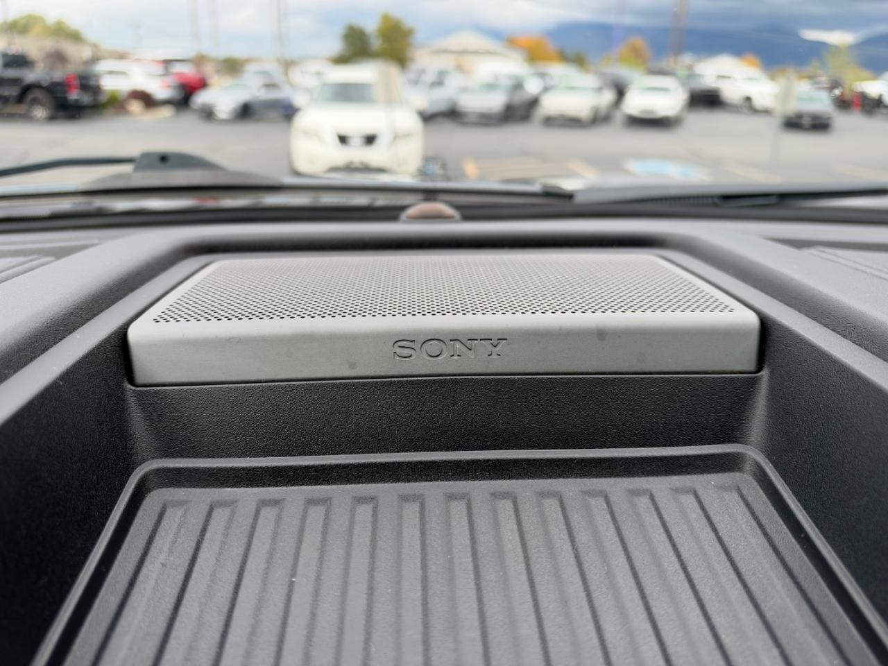 Ford Super Duty F-350 SRW Lariat 4WD Crew Cab 8' Box 2017