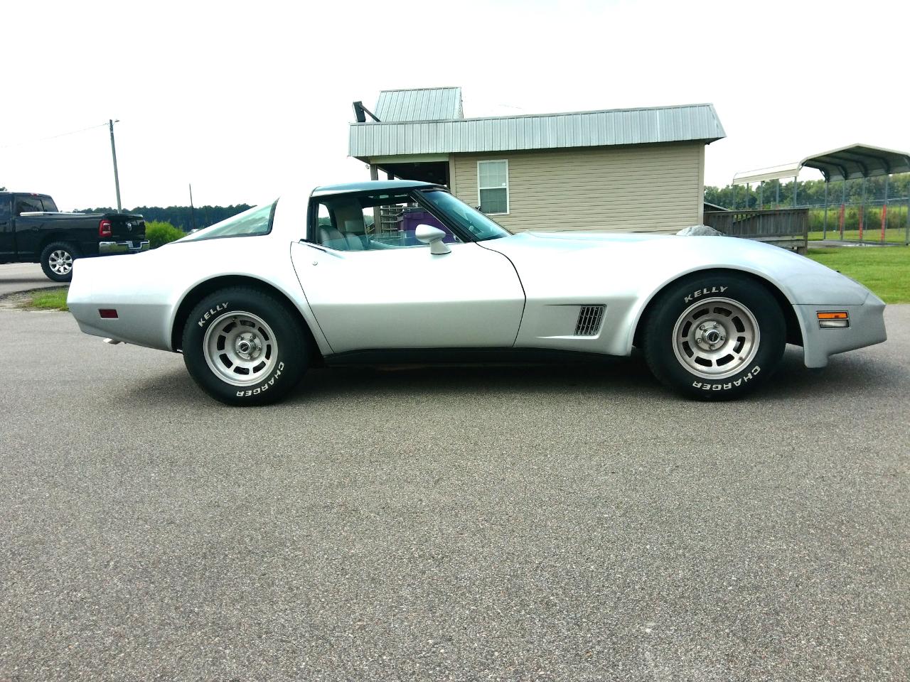 Chevrolet Corvette 2dr Coupe 1981