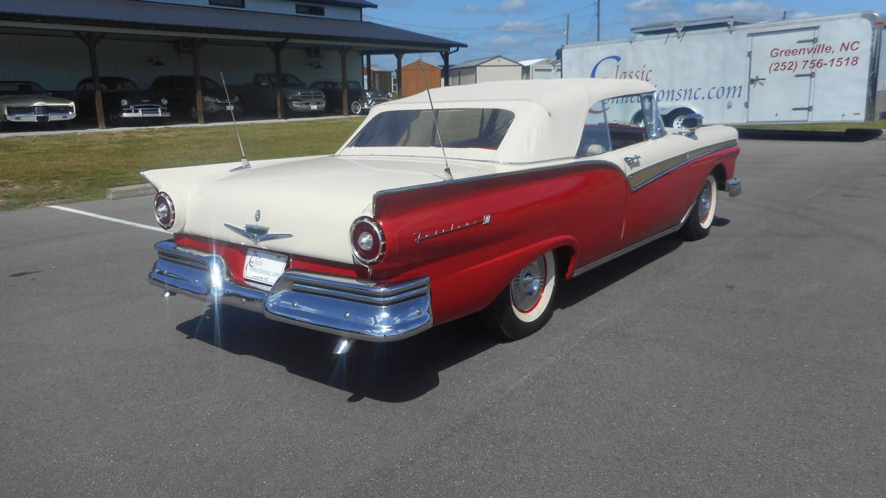 Ford Fairlane Sunliner Convertible  1957