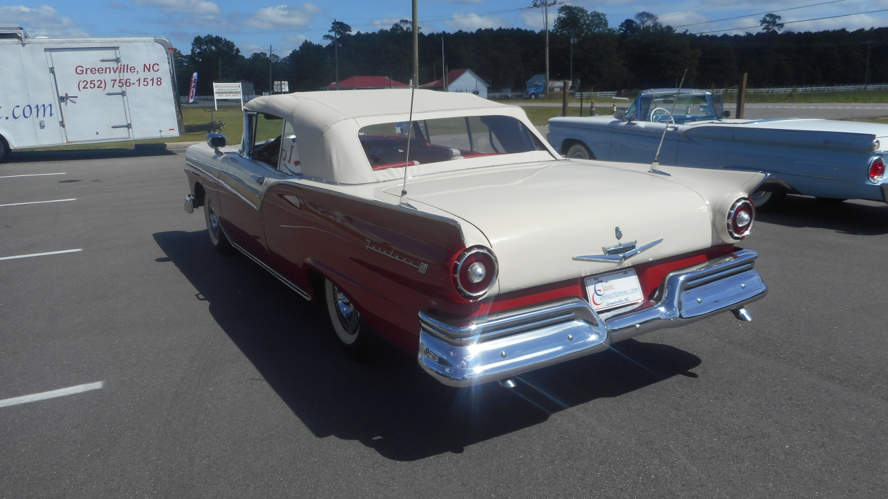 Ford Fairlane Sunliner Convertible  1957
