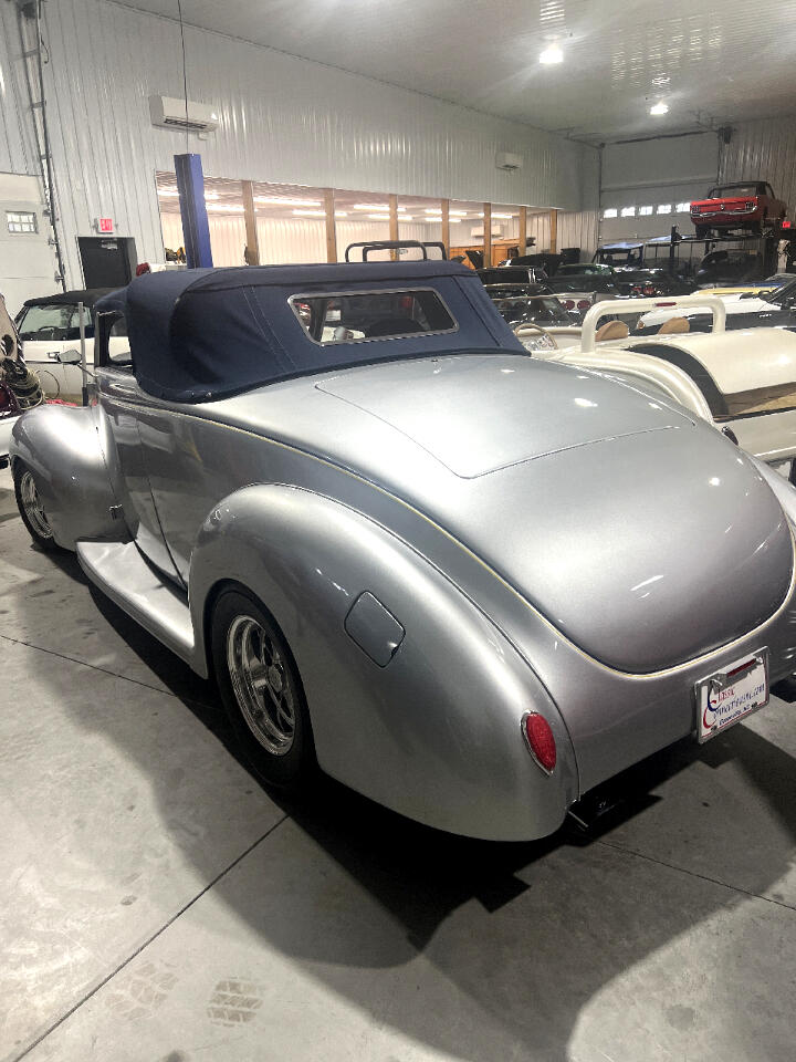 1940 Ford Roadster 24