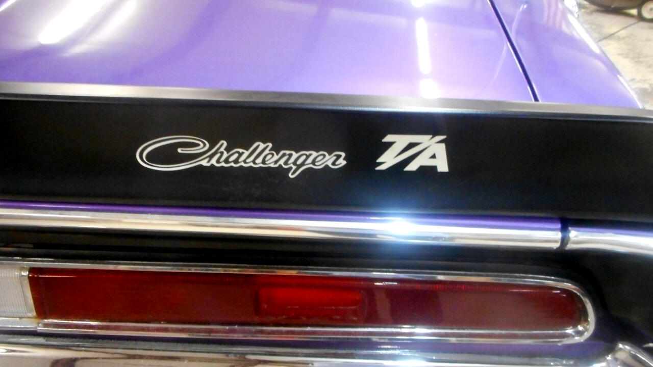1970 Dodge Challenger 12