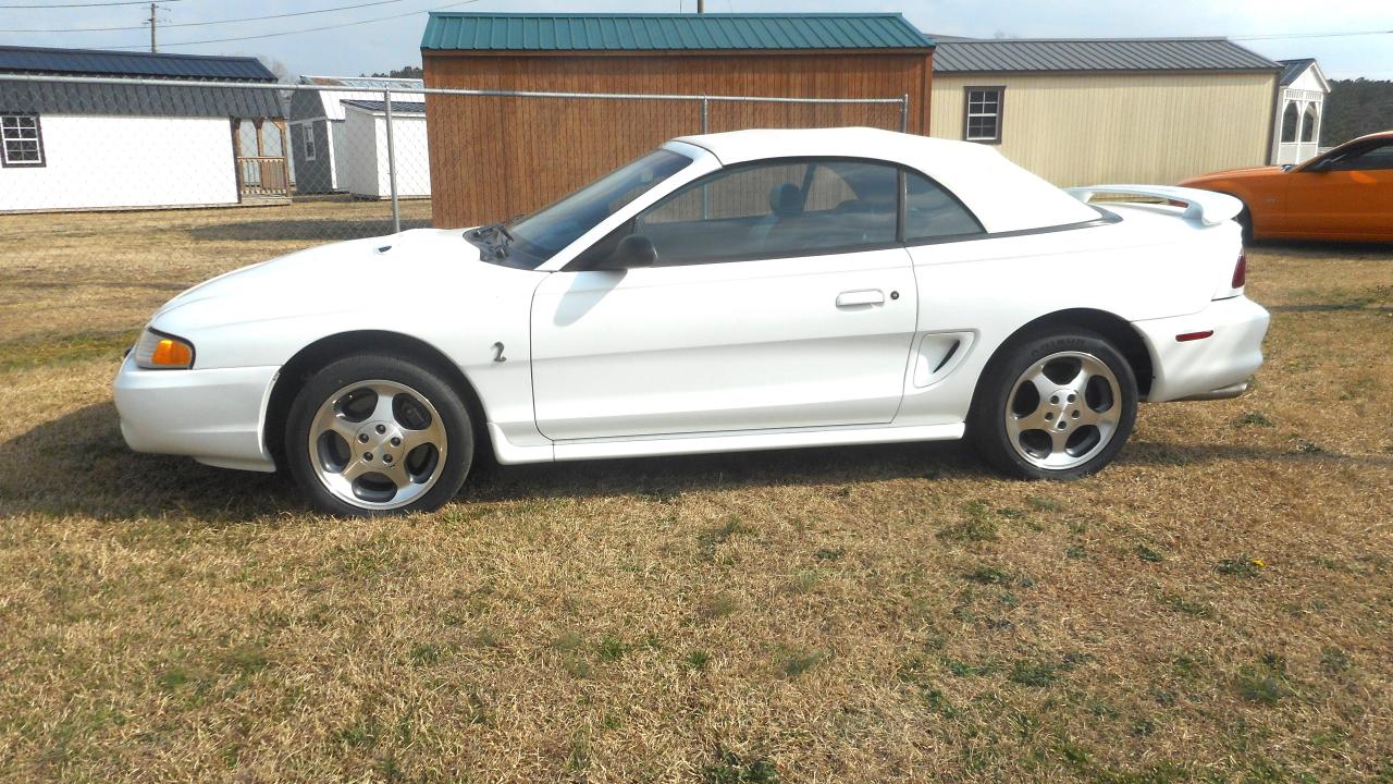 1996 Ford Mustang SVT Cobra 32