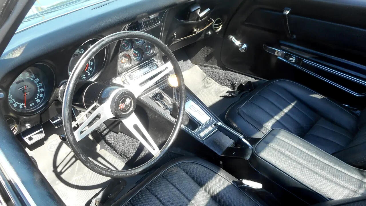 1969 Chevrolet Corvette Sting Ray 6