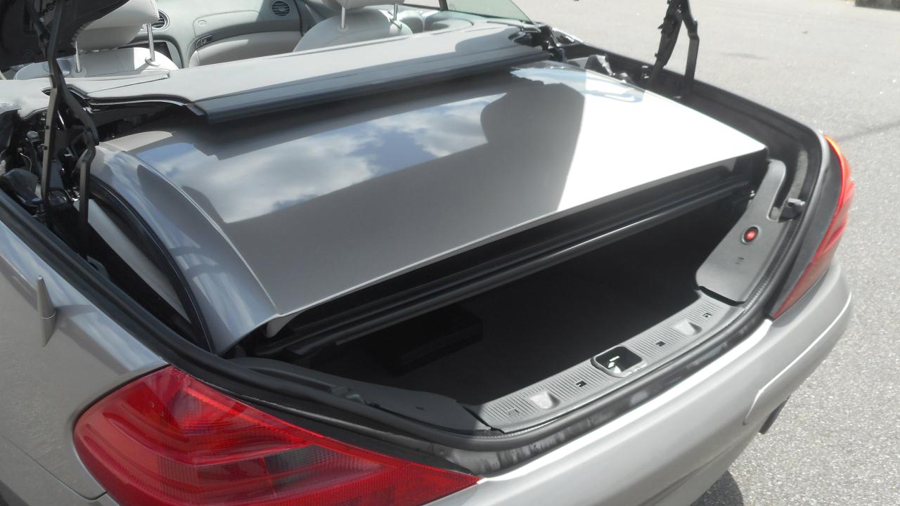 Mercedes-Benz SL-Class 2dr Roadster 5.0L 2005