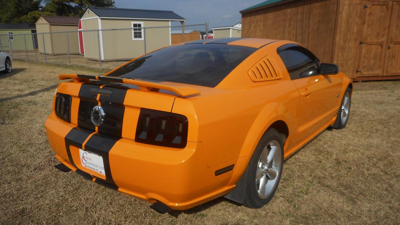 Ford Mustang GT Deluxe Coupe 2007