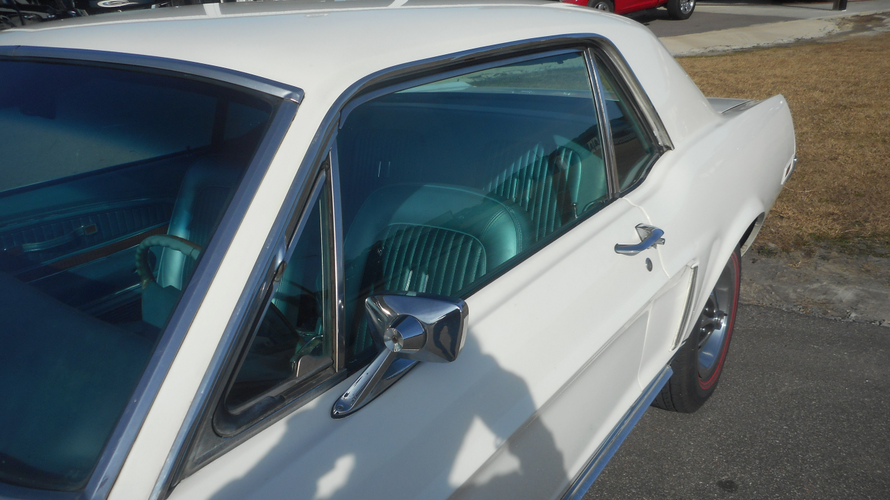 Ford Mustang 2-Door Sedan 1968