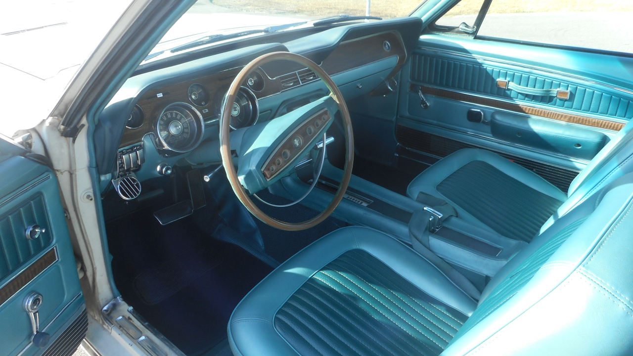 Ford Mustang 2-Door Sedan 1968
