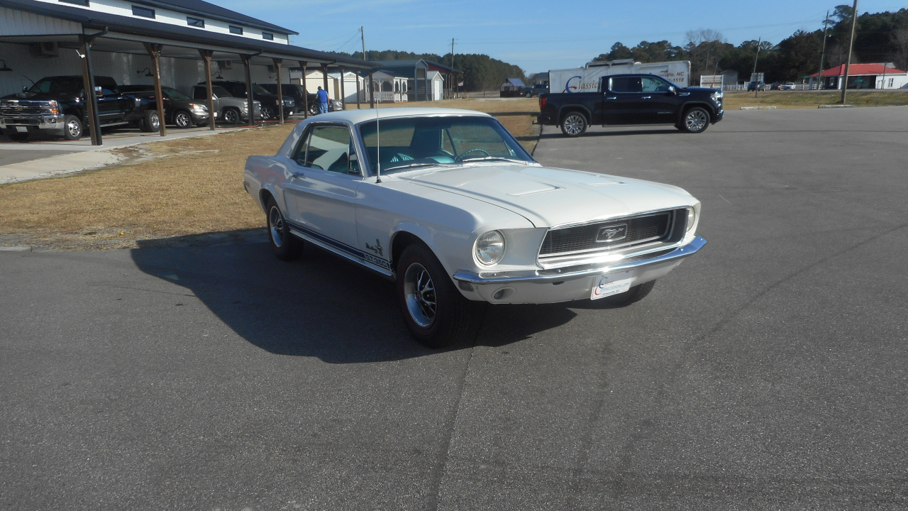 Ford Mustang 2-Door Sedan 1968