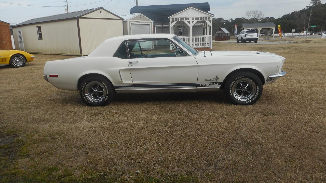 Ford Mustang 2-Door Sedan 1968