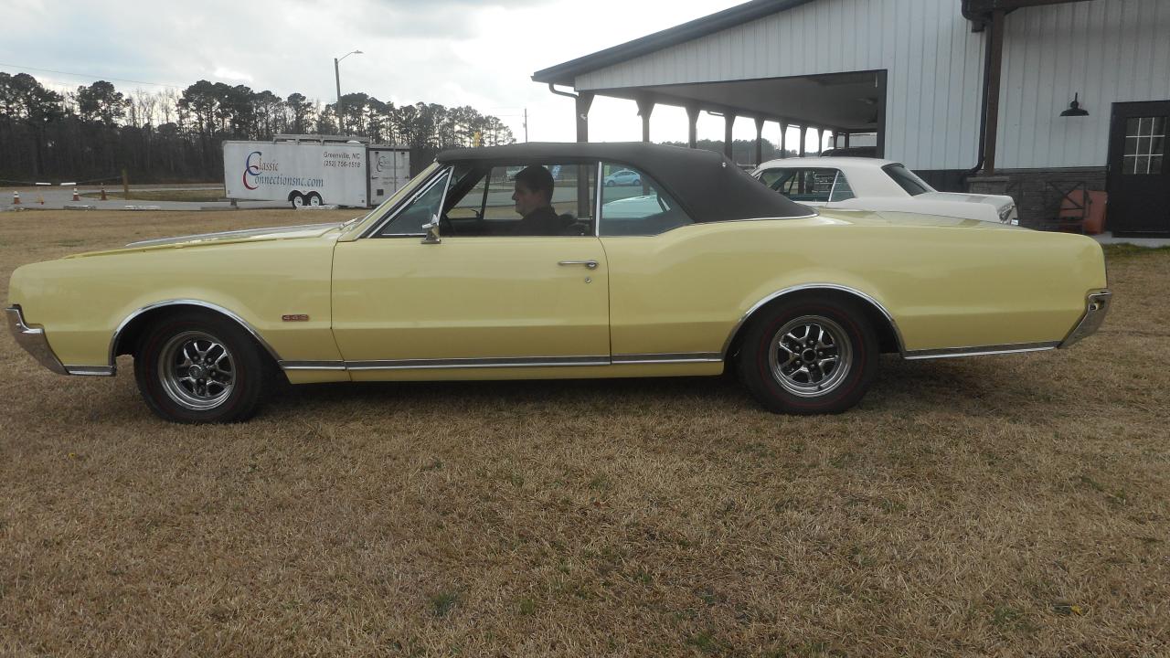 Oldsmobile Cutlass Supreme 2dr Convertible 1967