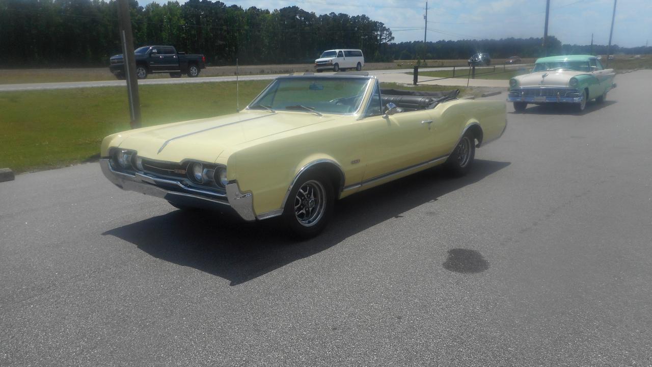 Oldsmobile Cutlass Supreme 2dr Convertible 1967