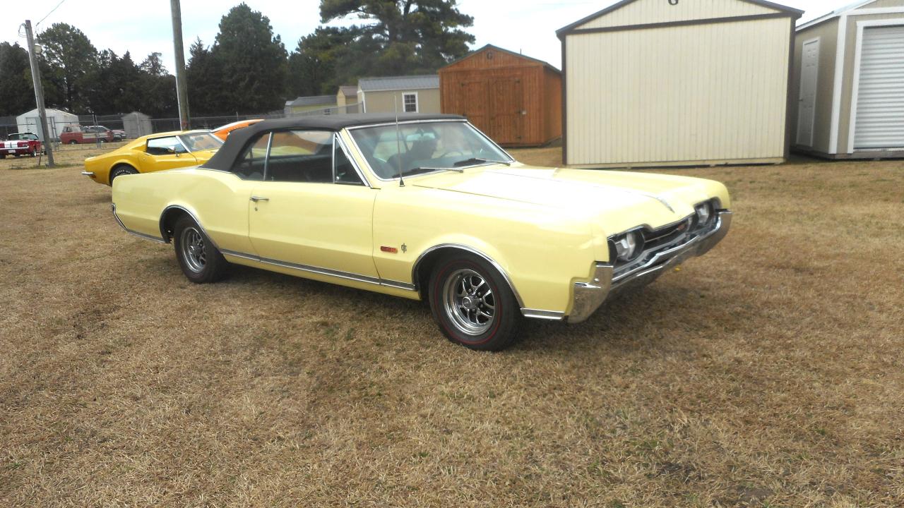 Oldsmobile Cutlass Supreme 2dr Convertible 1967