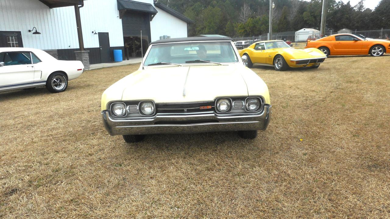 Oldsmobile Cutlass Supreme 2dr Convertible 1967