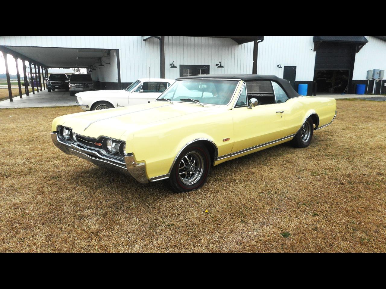 1967 Oldsmobile Cutlass Supreme 2dr Convertible