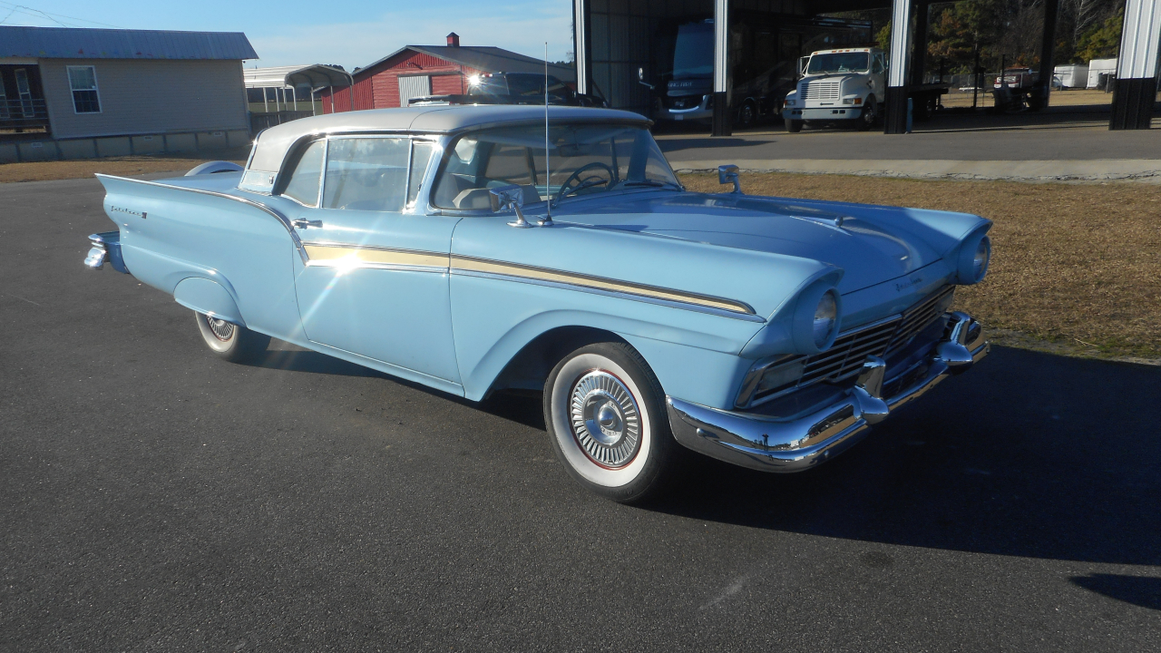 Ford Fairlane  1957