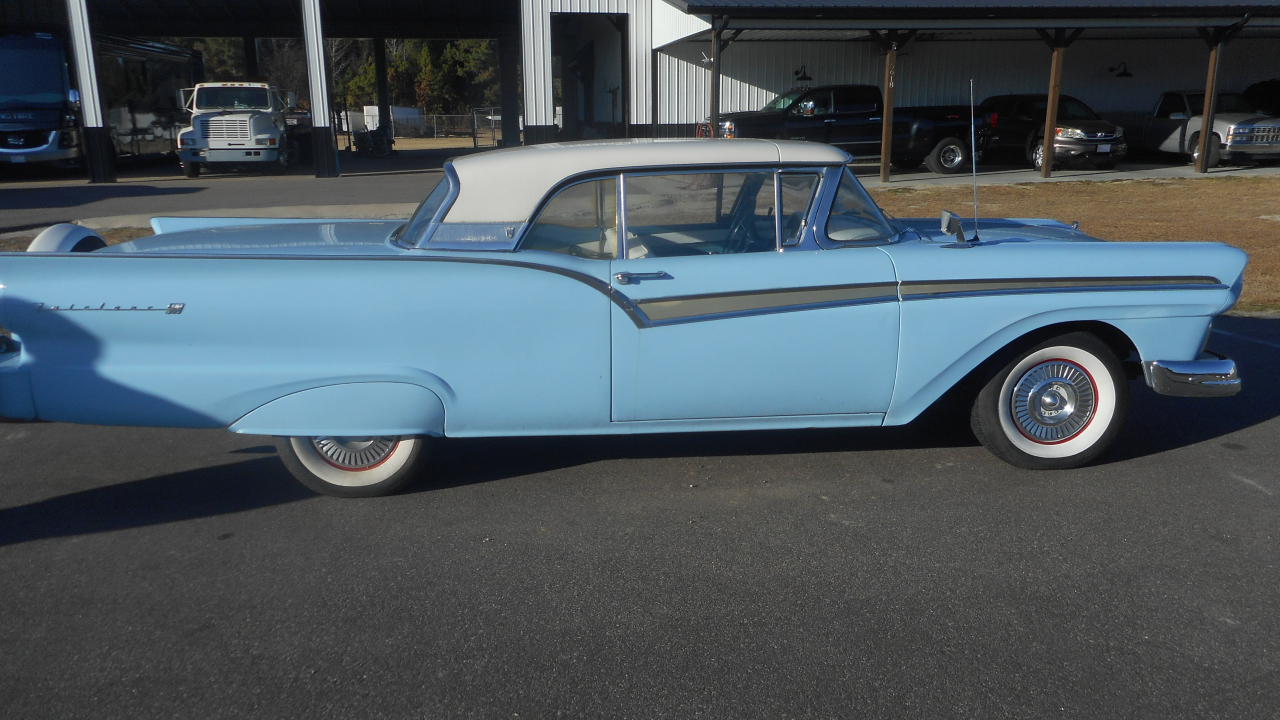 Ford Fairlane  1957