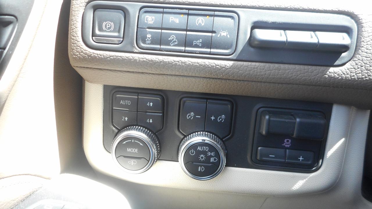 GMC Yukon XL 4WD 4dr Denali 2023