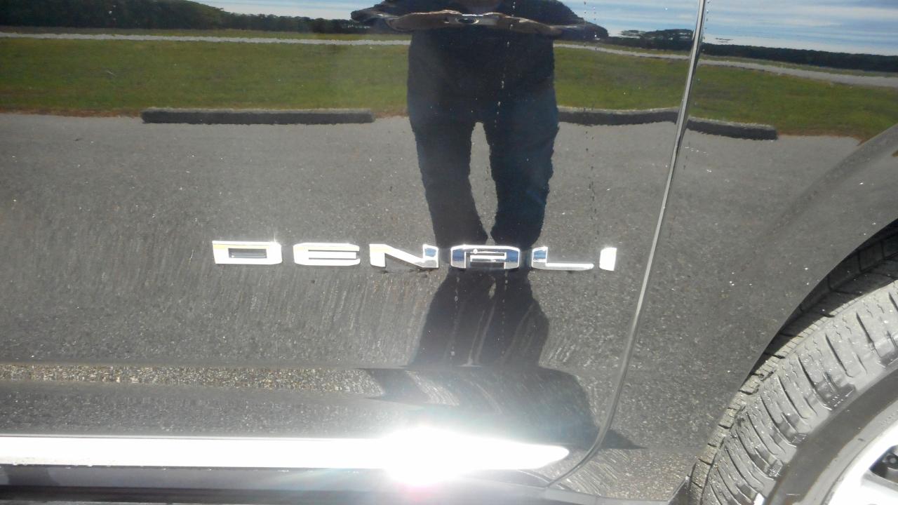 GMC Yukon XL 4WD 4dr Denali 2023