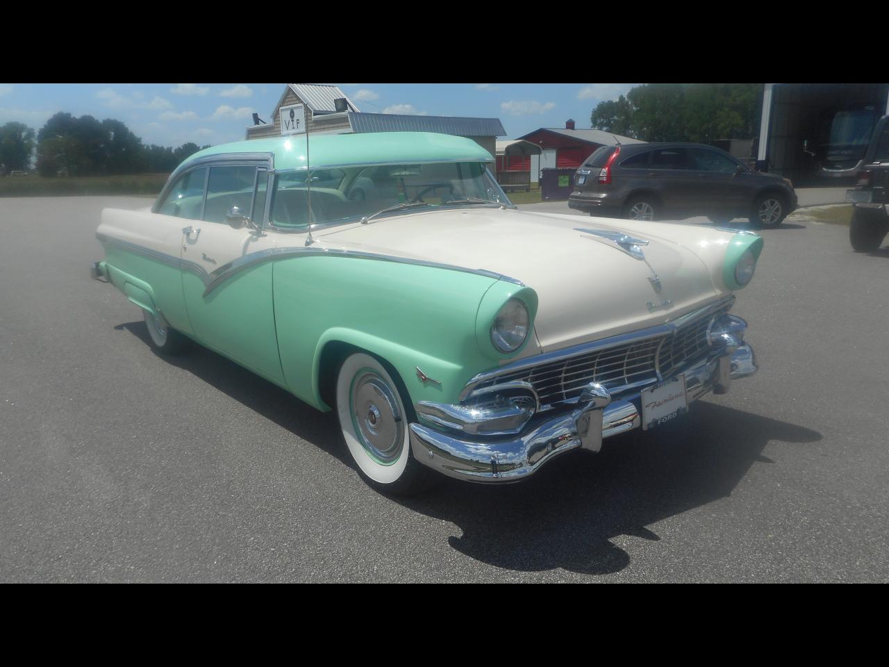 Ford Crown Victoria  1956