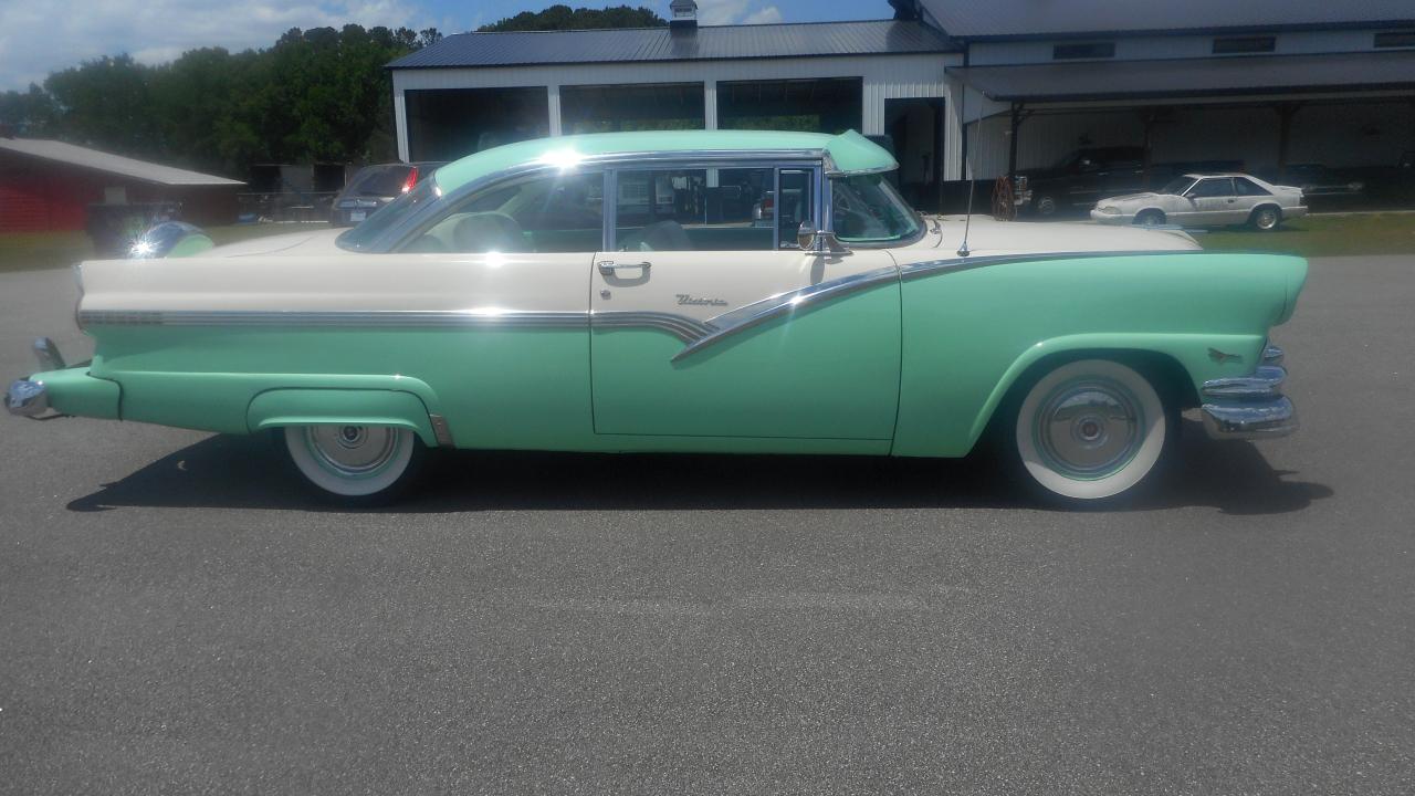 Ford Crown Victoria  1956