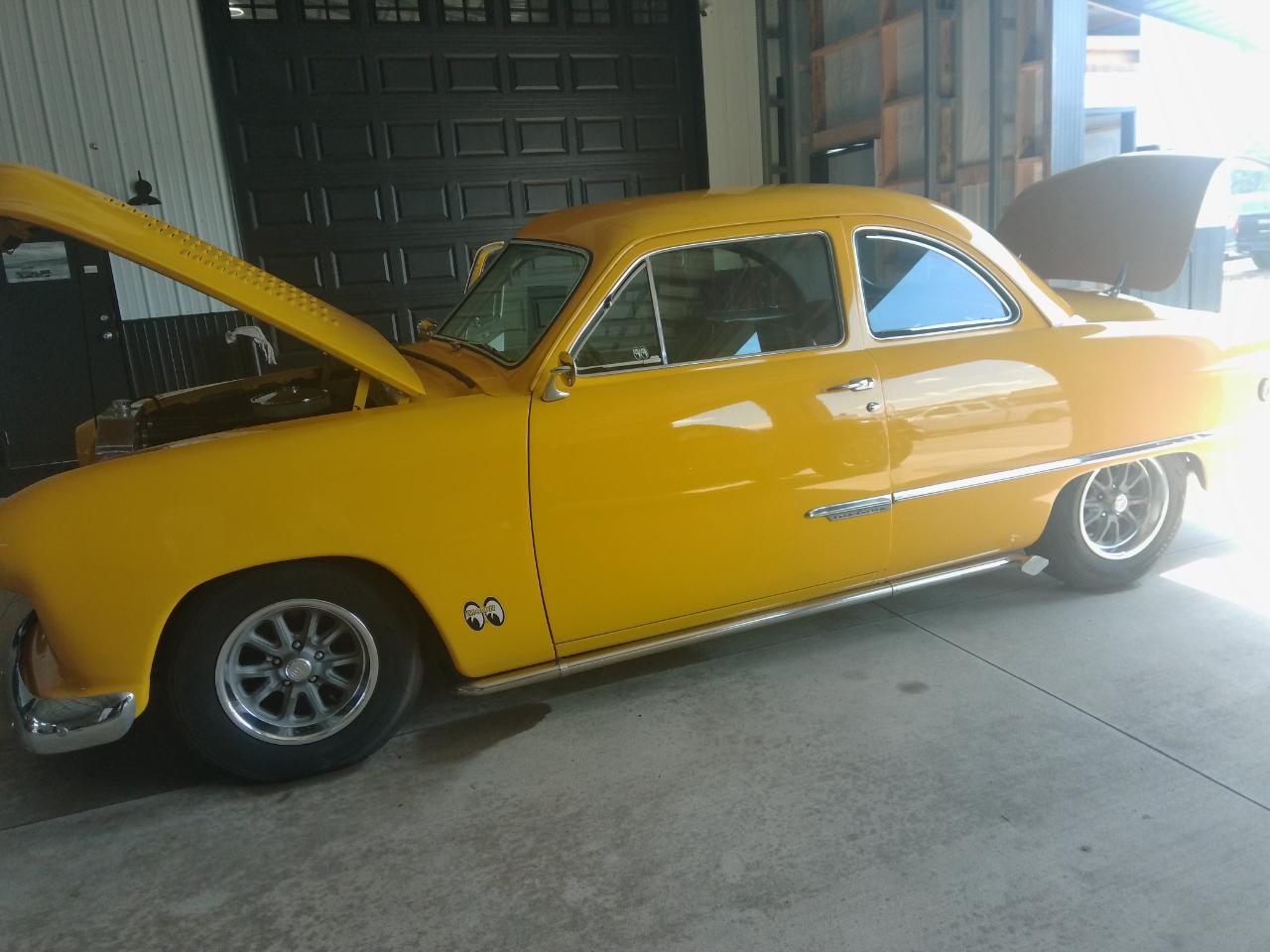 1949 Ford Club Coupe DELUXE