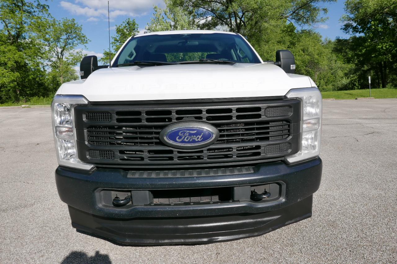 Ford Super Duty F-350 DRW XL 4WD Crew Cab 8' Box 2023