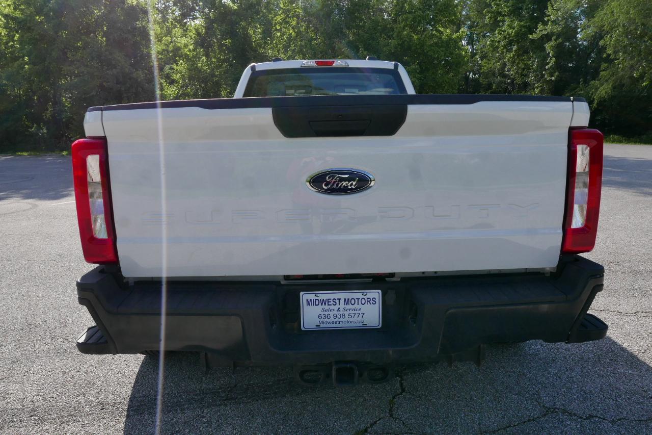 Ford Super Duty F-350 DRW XL 4WD Crew Cab 8' Box 2023