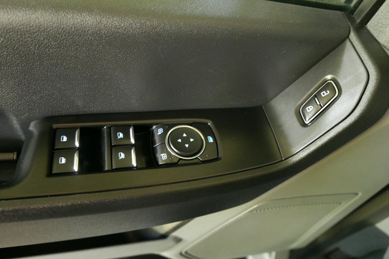 Ford Super Duty F-350 DRW XL 4WD Crew Cab 8' Box 2023