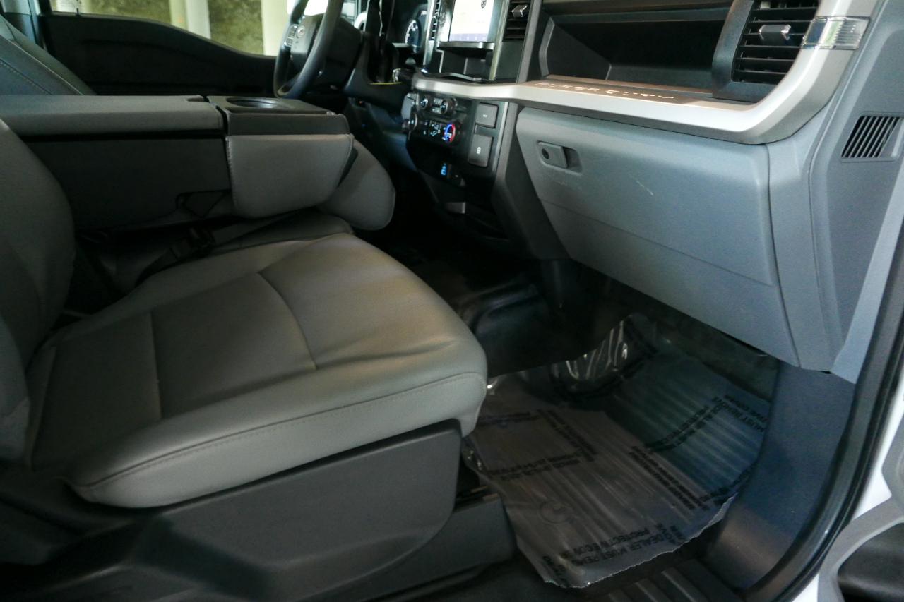 Ford Super Duty F-350 DRW XL 4WD Crew Cab 8' Box 2023