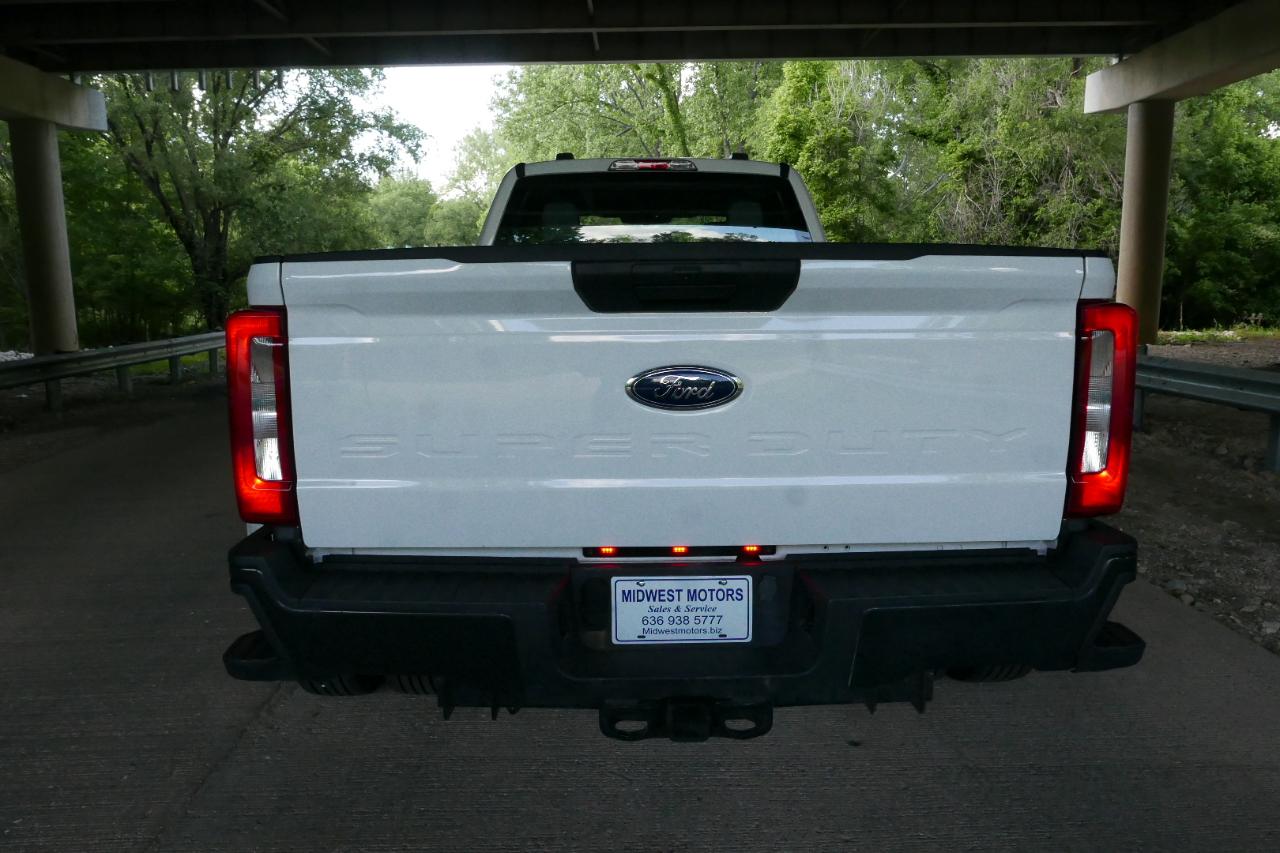 Ford Super Duty F-350 DRW XL 4WD Crew Cab 8' Box 2023