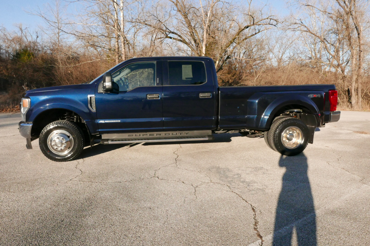 Ford Super Duty F-350 DRW XLT 4WD Crew Cab 8' Box 2022