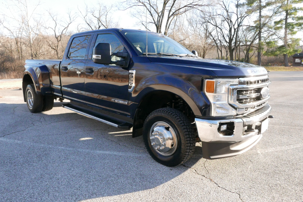 Ford Super Duty F-350 DRW XLT 4WD Crew Cab 8' Box 2022
