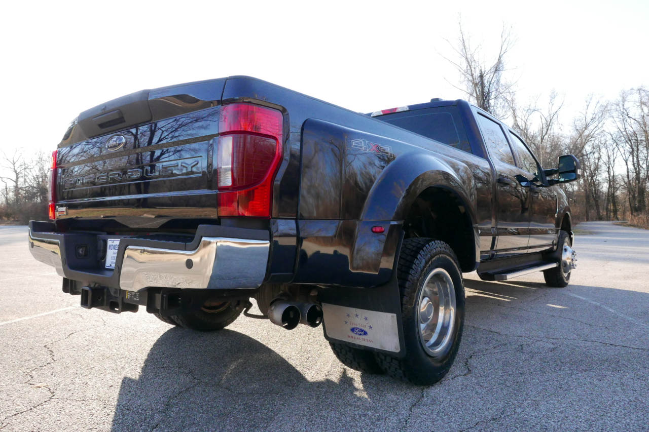 Ford Super Duty F-350 DRW XLT 4WD Crew Cab 8' Box 2022