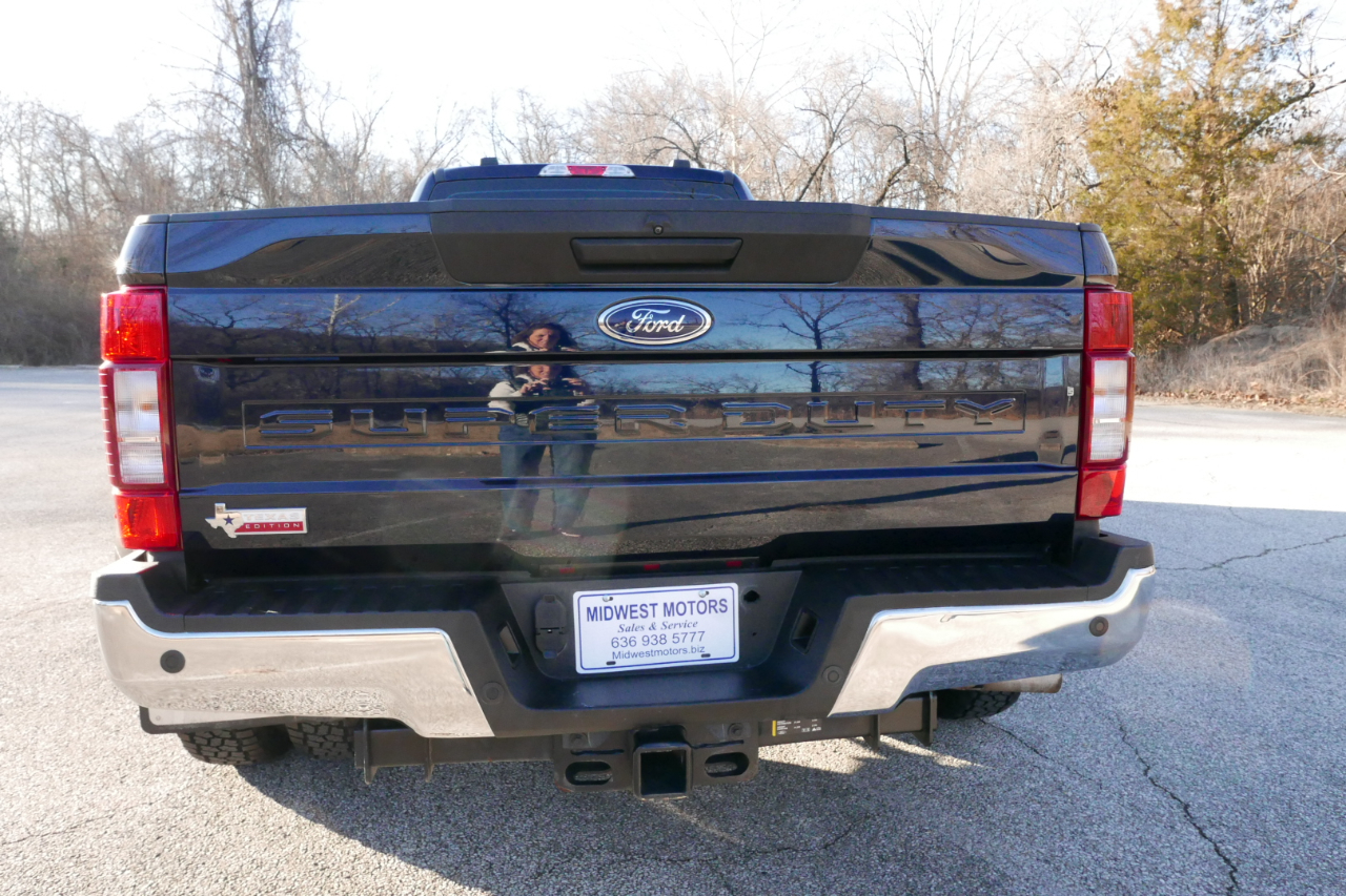 Ford Super Duty F-350 DRW XLT 4WD Crew Cab 8' Box 2022