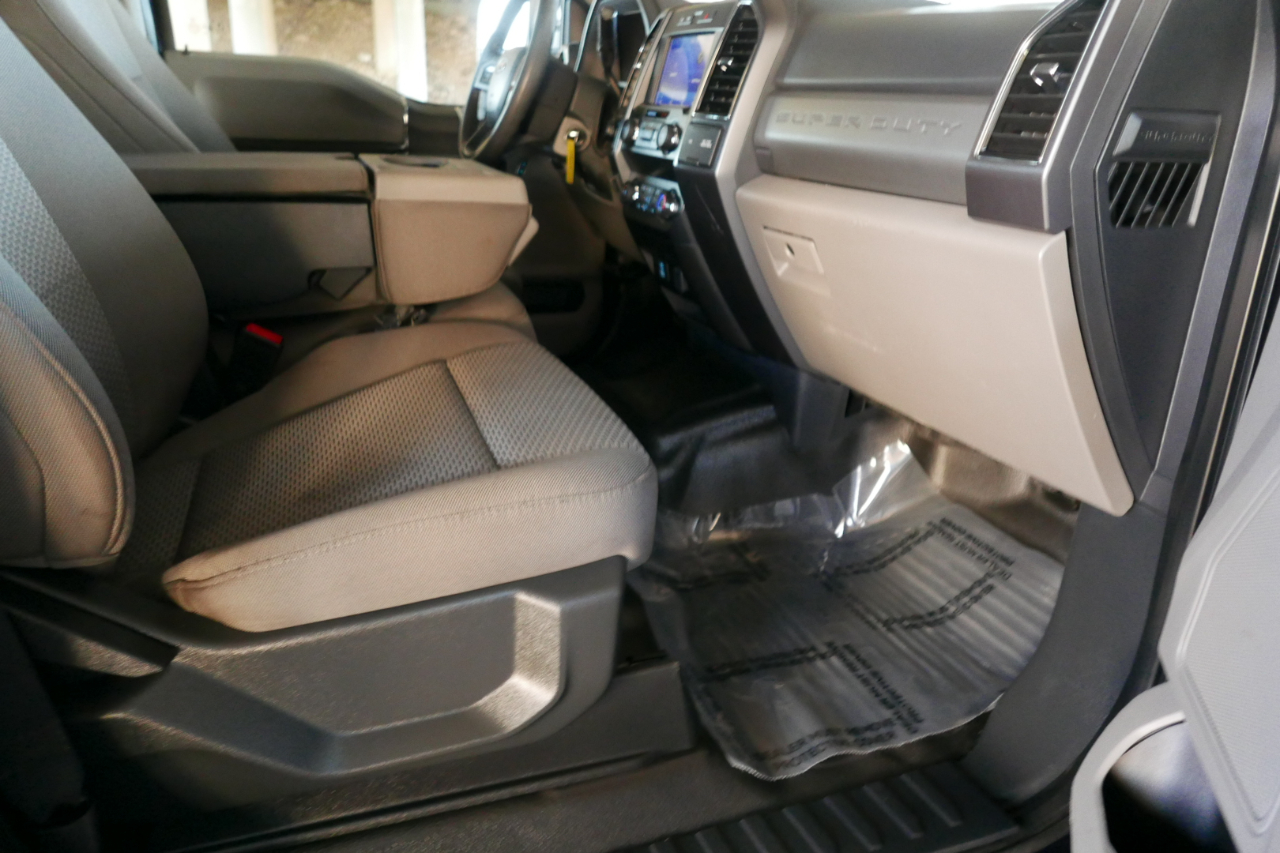 Ford Super Duty F-350 DRW XLT 4WD Crew Cab 8' Box 2022