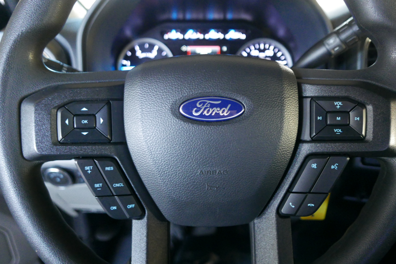 Ford Super Duty F-350 DRW XLT 4WD Crew Cab 8' Box 2022