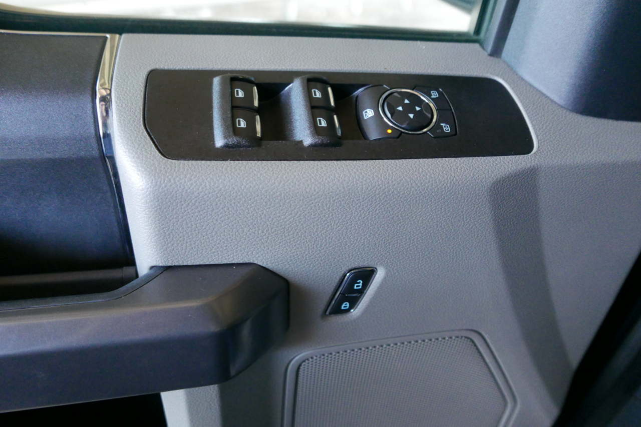 Ford Super Duty F-350 DRW XLT 4WD Crew Cab 8' Box 2022