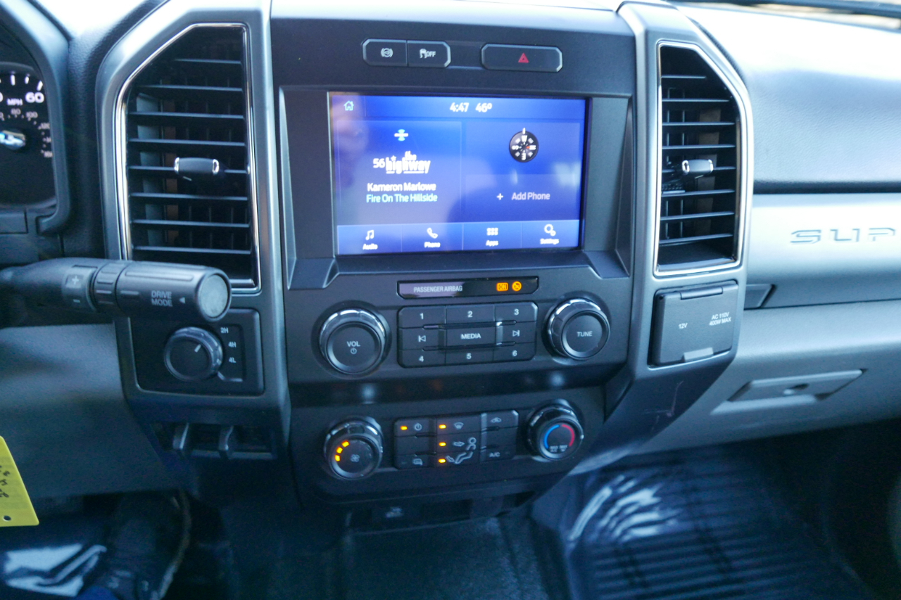 Ford Super Duty F-350 DRW XLT 4WD Crew Cab 8' Box 2022