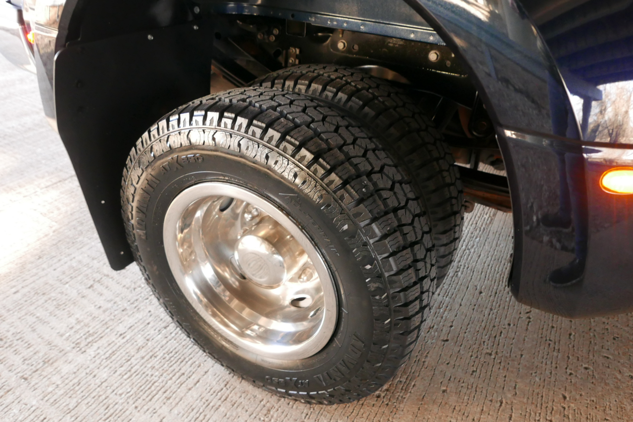 Ford Super Duty F-350 DRW XLT 4WD Crew Cab 8' Box 2022