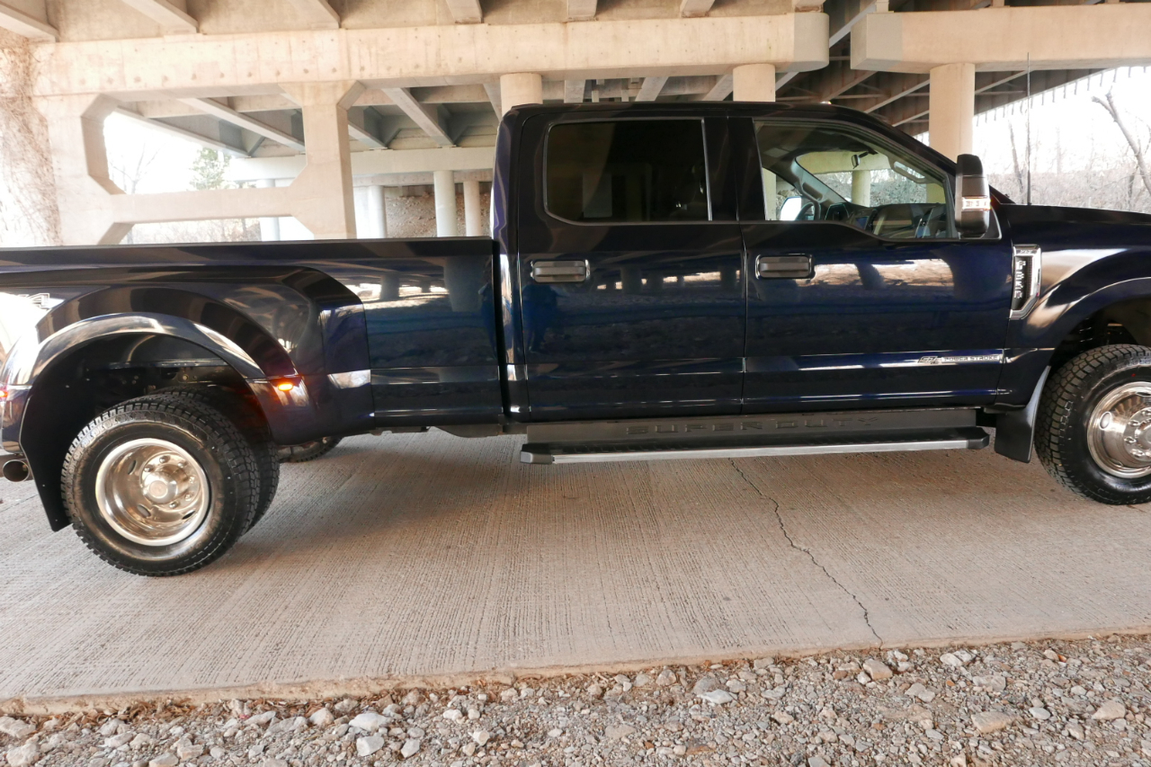 Ford Super Duty F-350 DRW XLT 4WD Crew Cab 8' Box 2022