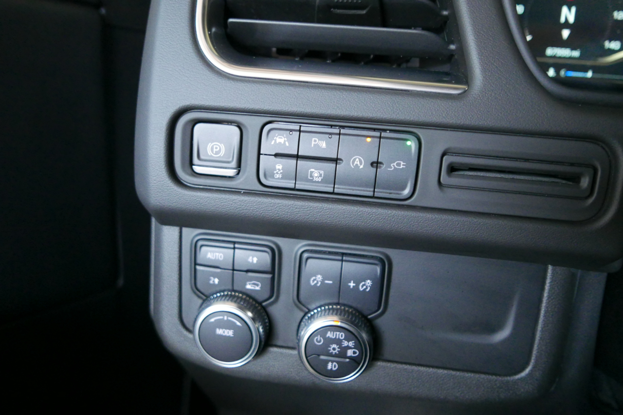 GMC Yukon 4WD 4dr SLT 2022