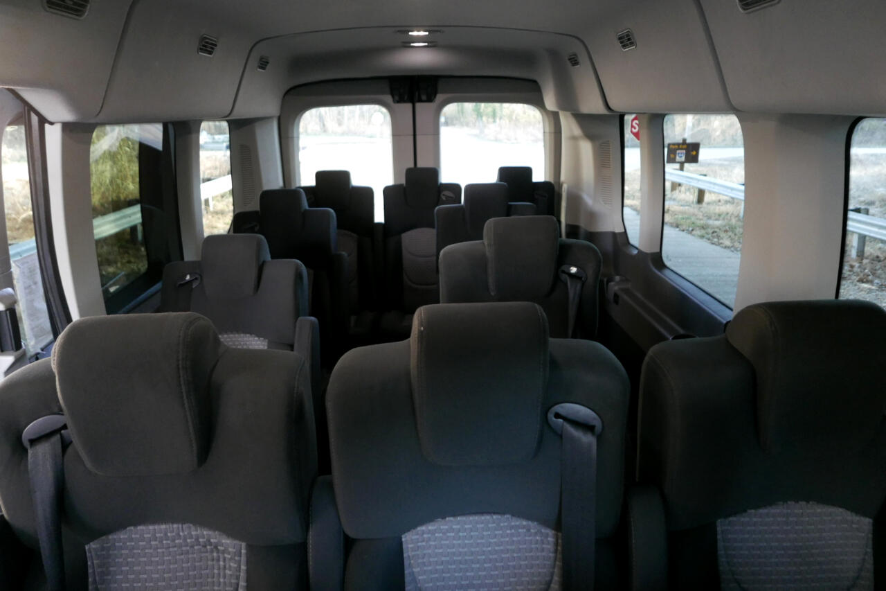 Ford Transit Passenger Wagon T-350 148" Med Roof XL RWD 2023