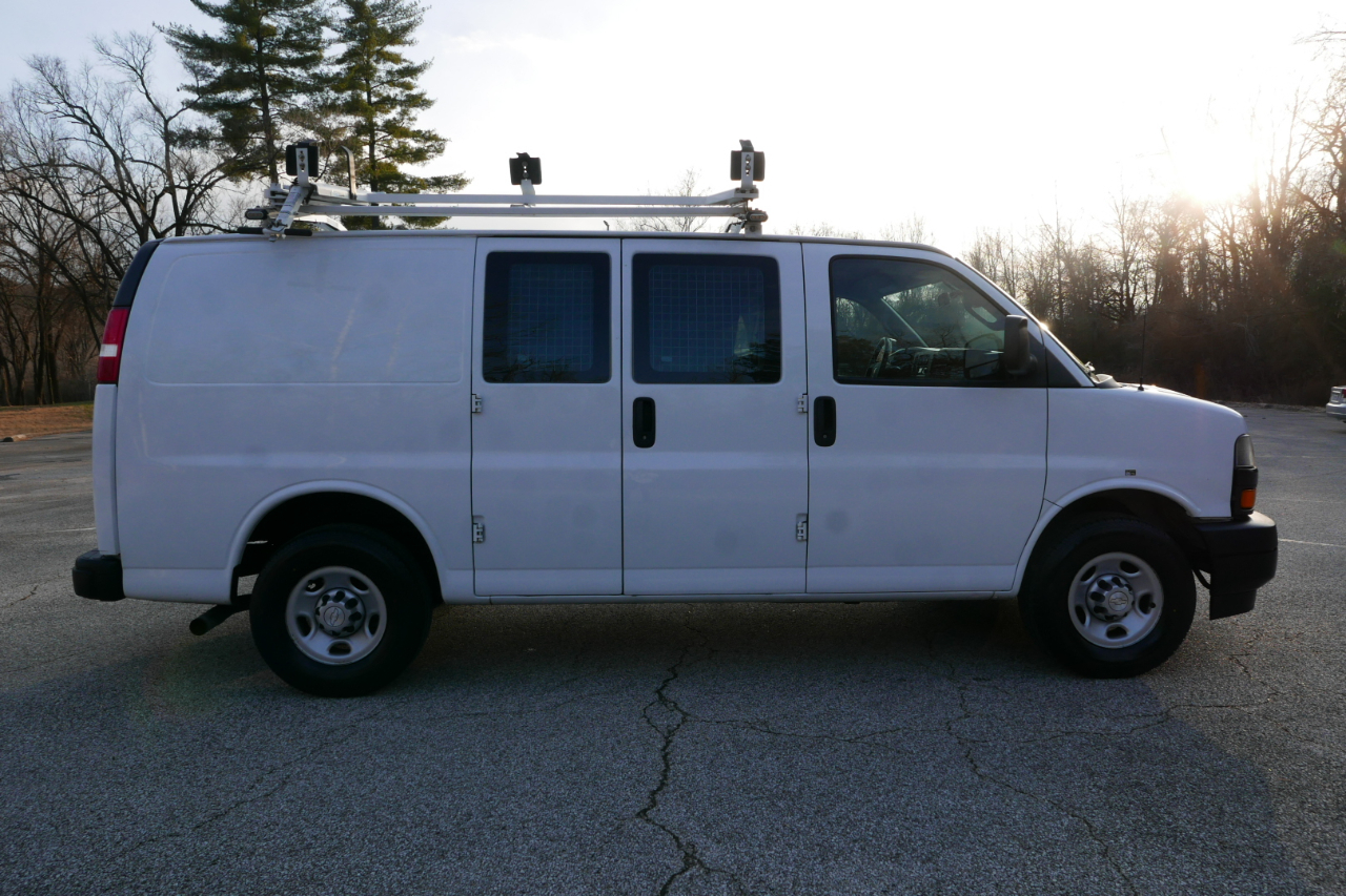 Chevrolet Express Cargo Van RWD 2500 135" 2018