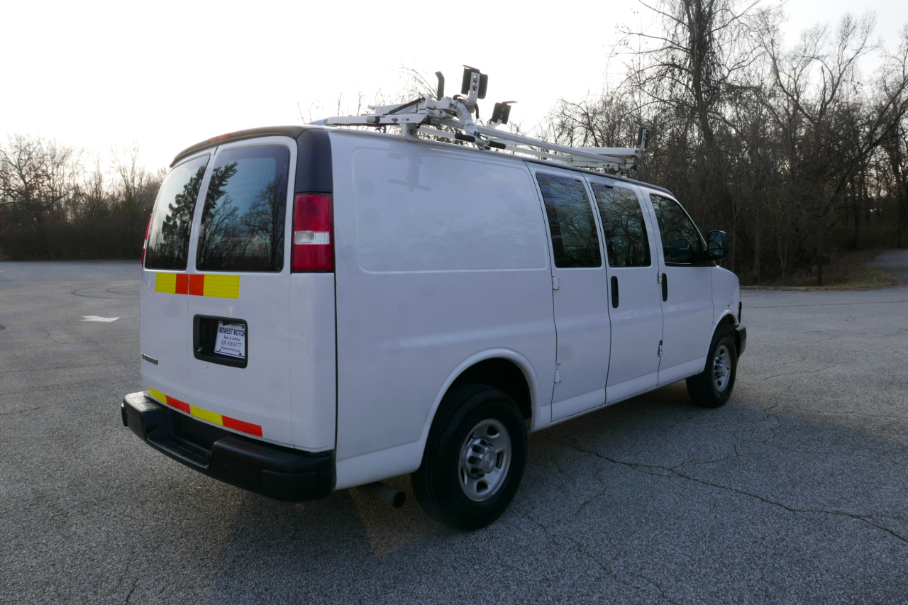 Chevrolet Express Cargo Van RWD 2500 135" 2018