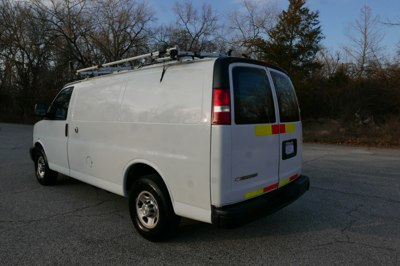 Chevrolet Express Cargo Van RWD 2500 135" 2018