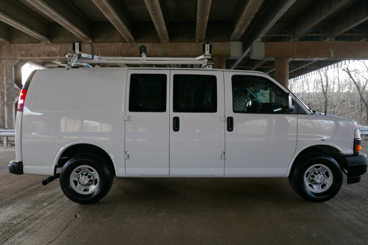 Chevrolet Express Cargo Van RWD 2500 135" 2018